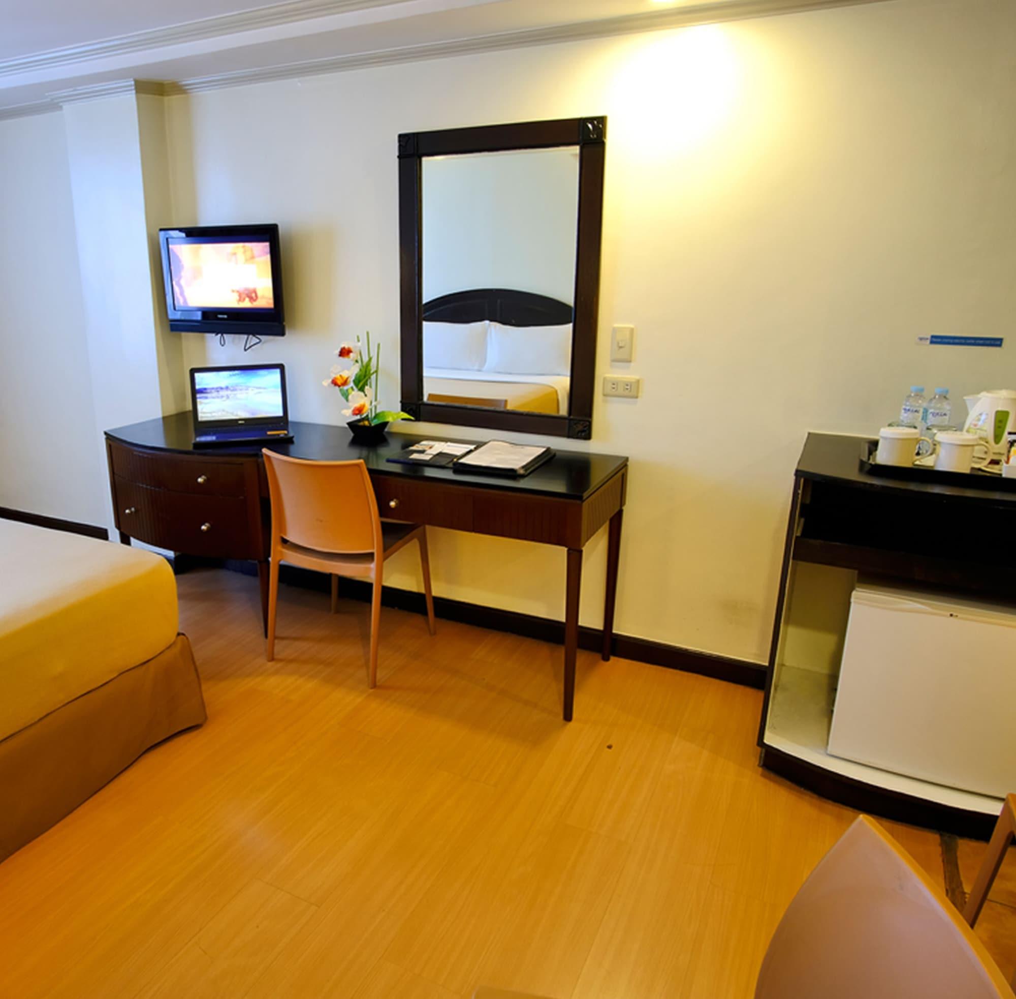 Fersal Hotel Neptune Makati Makati City Kültér fotó