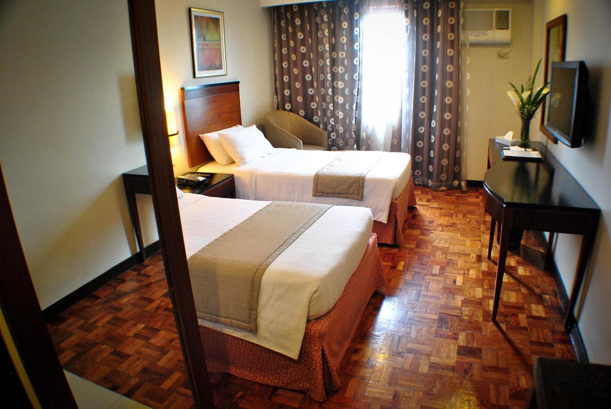 Fersal Hotel Neptune Makati Makati City Kültér fotó
