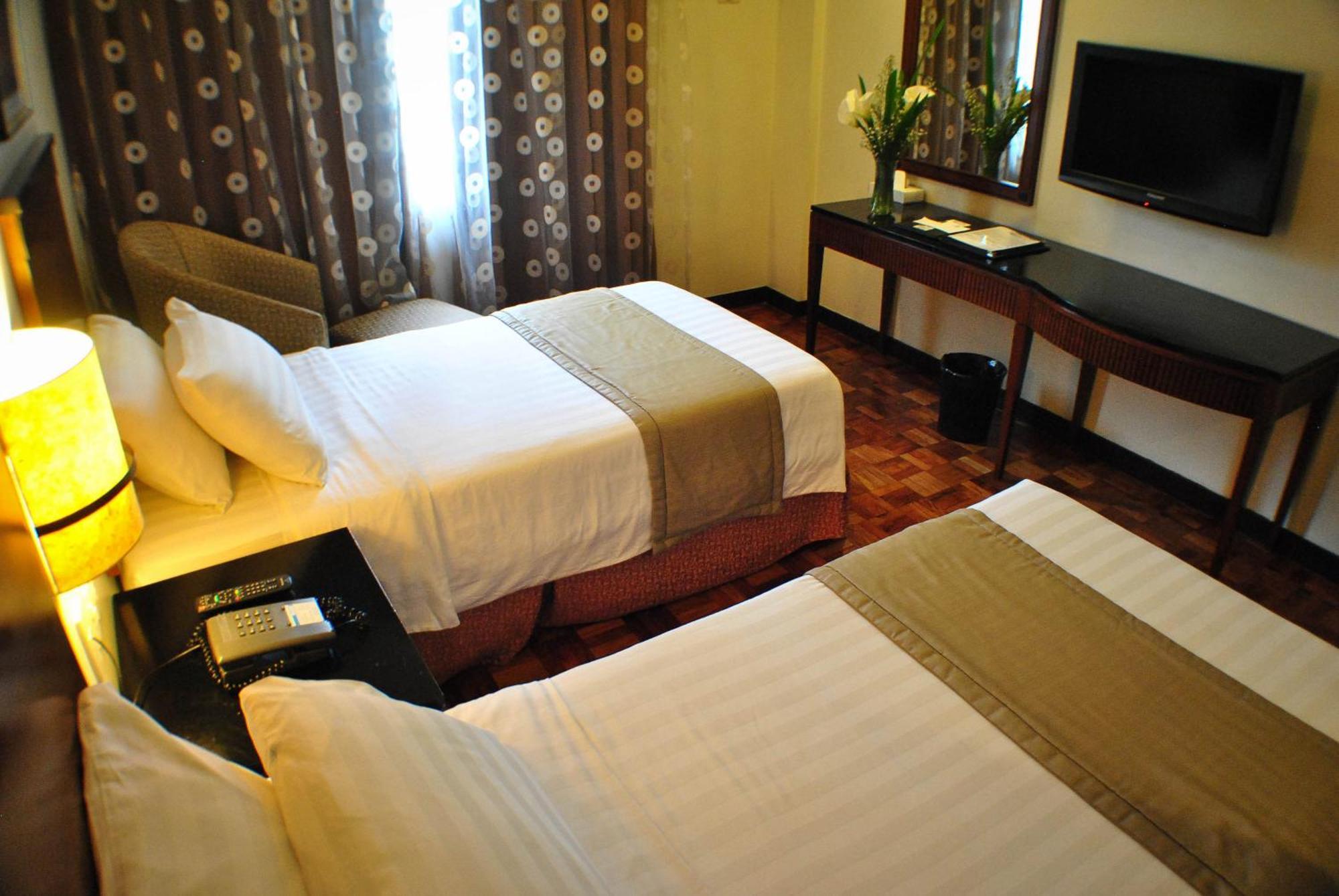 Fersal Hotel Neptune Makati Makati City Kültér fotó