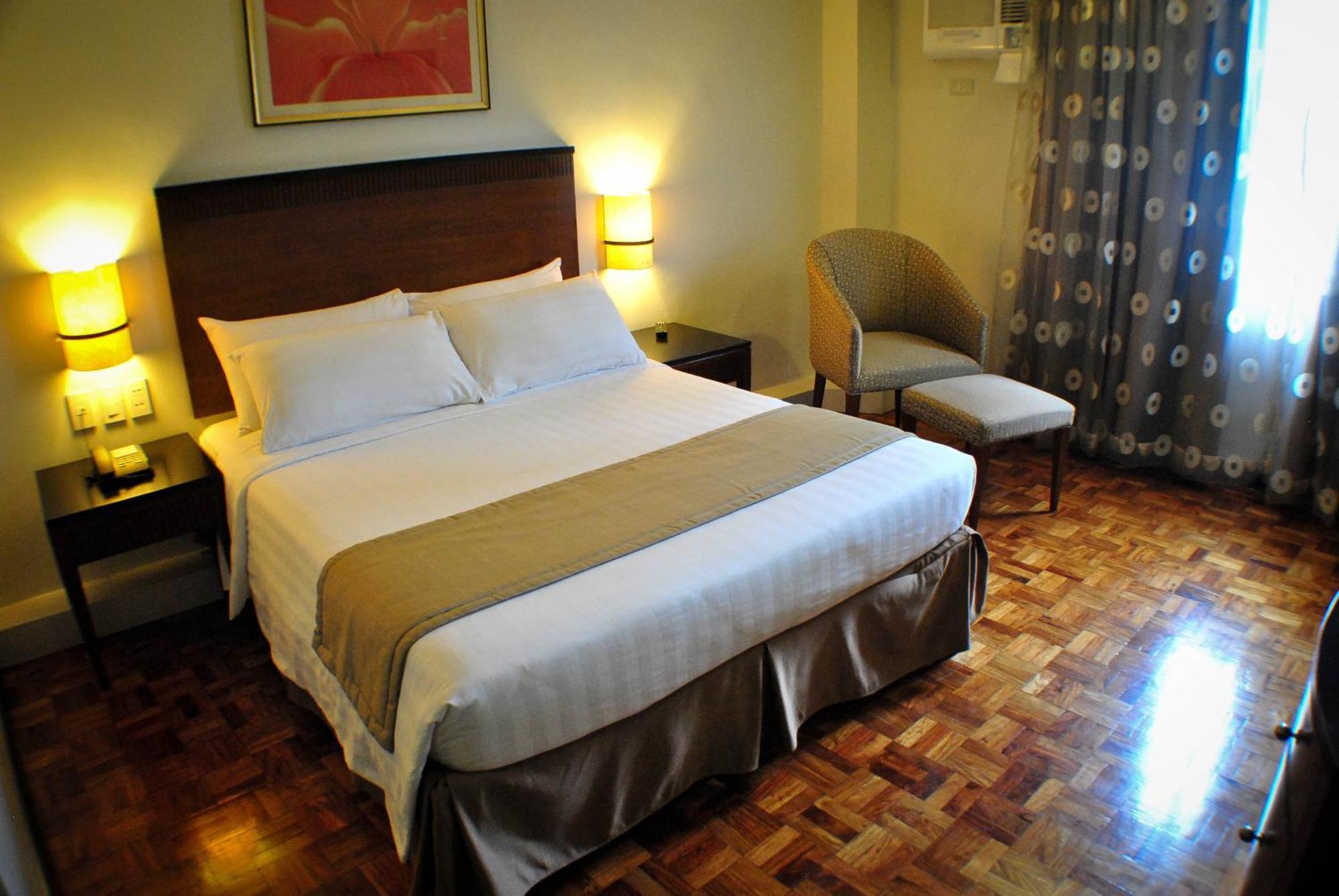 Fersal Hotel Neptune Makati Makati City Kültér fotó
