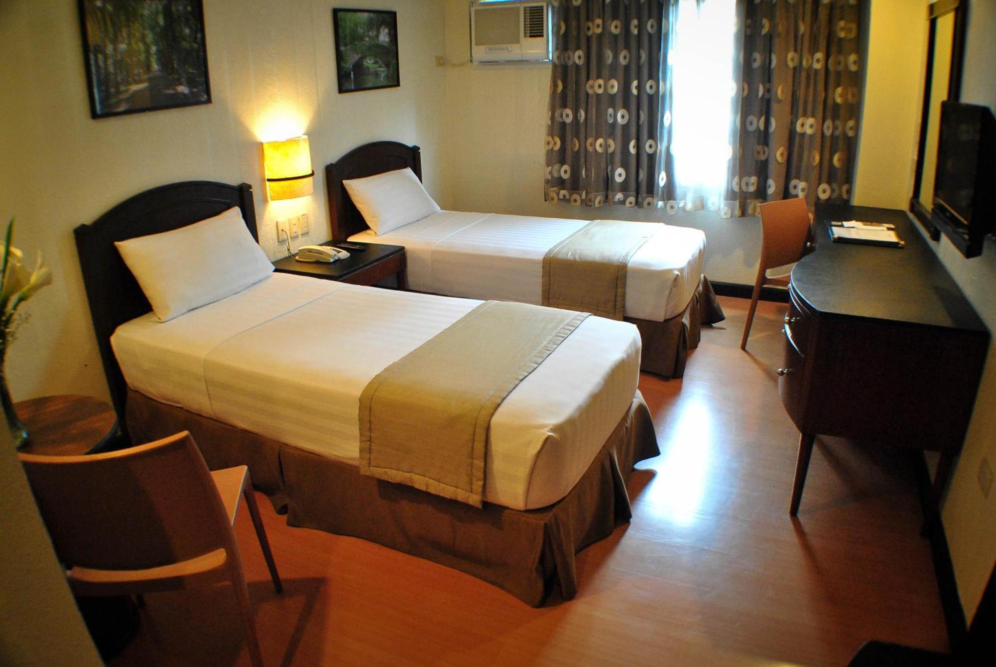 Fersal Hotel Neptune Makati Makati City Kültér fotó