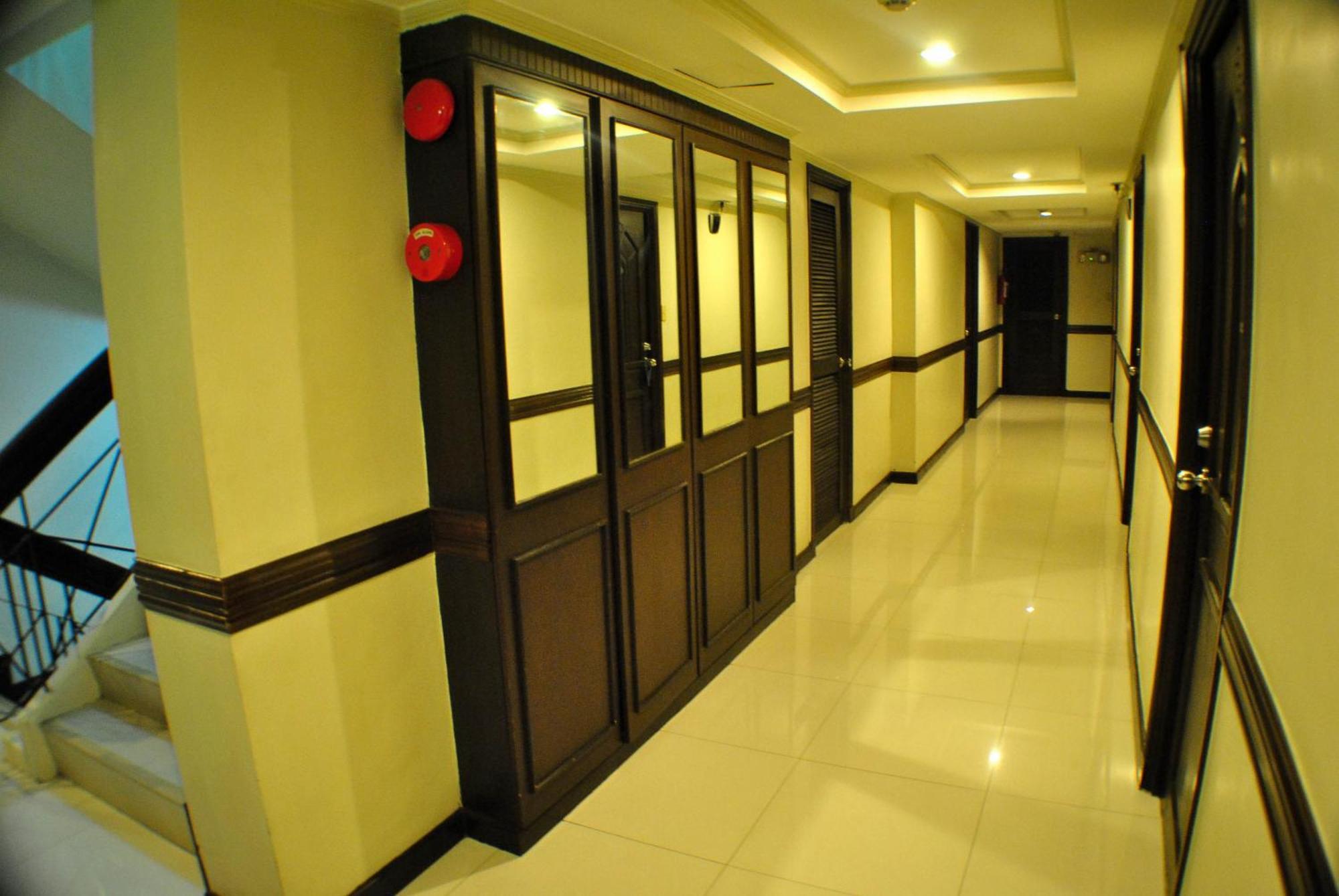 Fersal Hotel Neptune Makati Makati City Kültér fotó
