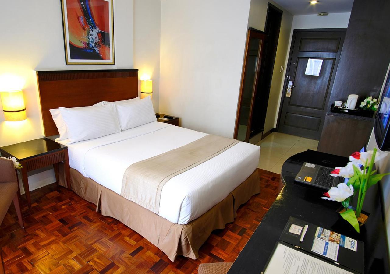 Fersal Hotel Neptune Makati Makati City Kültér fotó