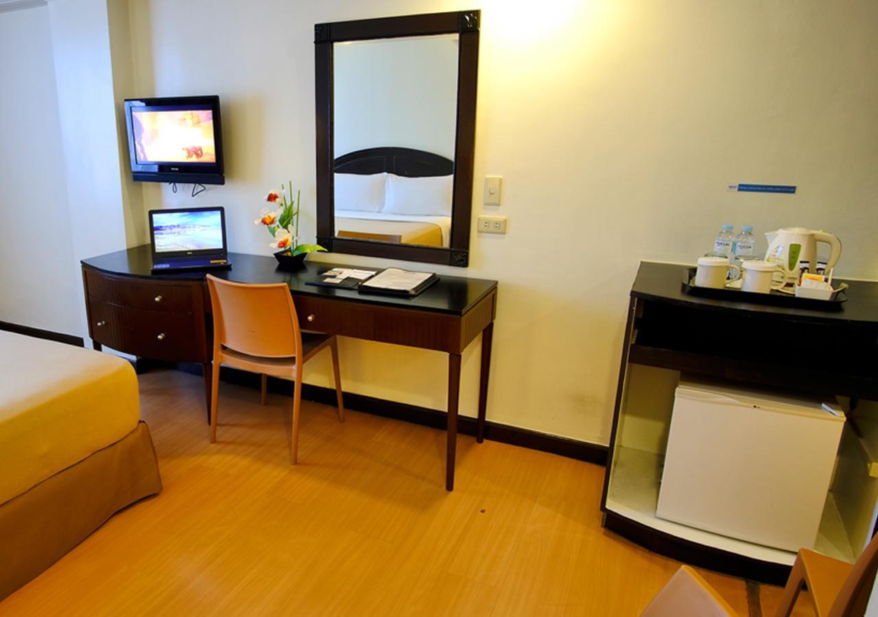 Fersal Hotel Neptune Makati Makati City Kültér fotó