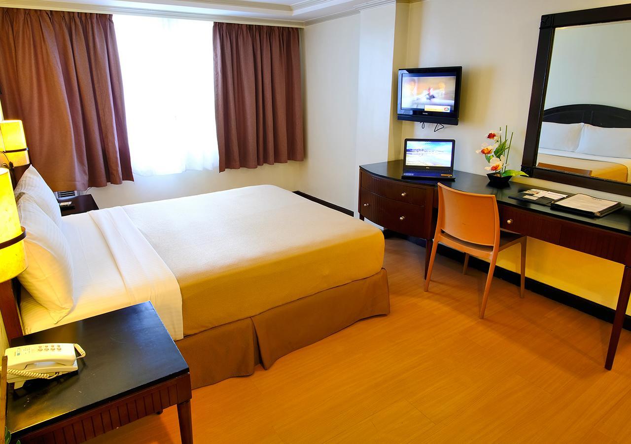 Fersal Hotel Neptune Makati Makati City Kültér fotó